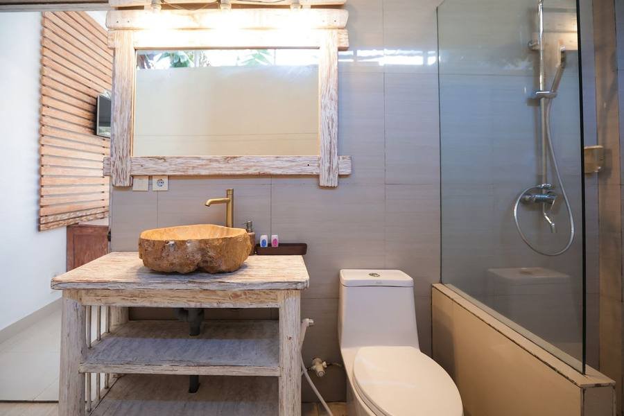 Bathrooms at The 5 Brothers Hotel, photo 15 of 18